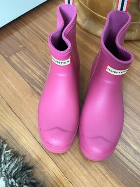 Hunter Bright Pink Short Rubber Boots
